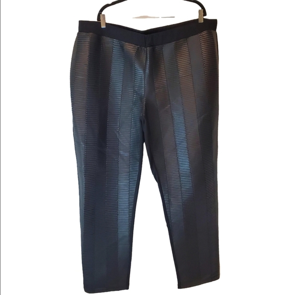 Gorgeous Ashley Stewart Plus Size Faux Leather Black Pants Size 26/28 - Picture 2 of 5
